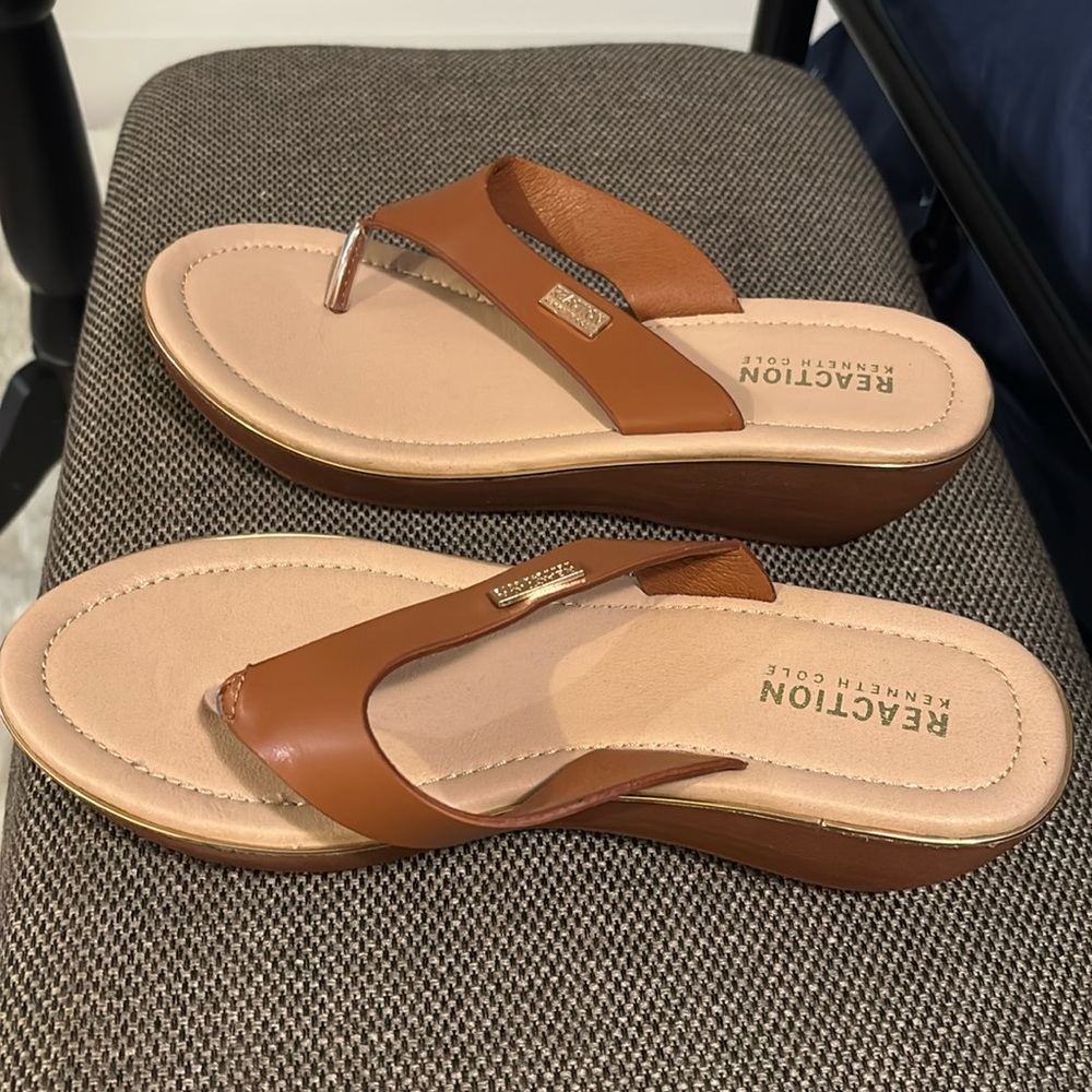 NWOT Kenneth Cole Sandals